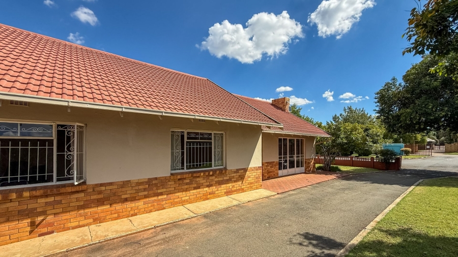 Commercial Property for Sale in Adamayview North West